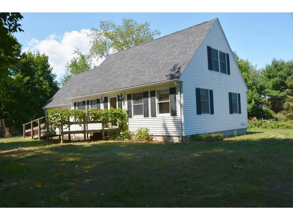 Unit for sale at 2 Shannon, Stratham, NH 03885