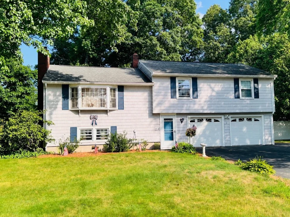 Unit for sale at 21 Elmwood, Salem, NH 03079