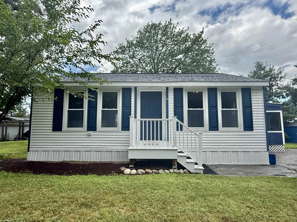 Unit for sale at 5 Nottingwood, Merrimack, NH 03054