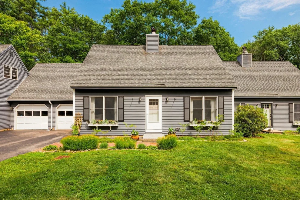 Unit for sale at 3 Langelley, Lee, NH 03861