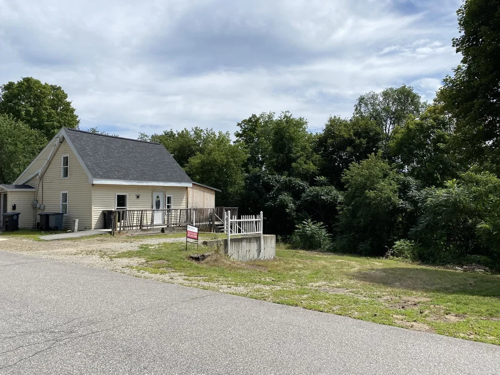 Unit for sale at 91 munroe, Franklin, NH 03235