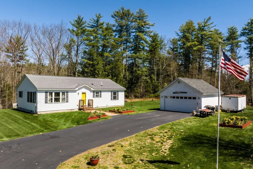 Unit for sale at 345 Stage, Nottingham, NH 03290