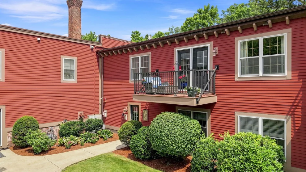 Unit for sale at 7 Chester, Derry, NH 03038