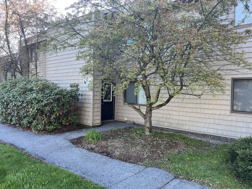 Unit for sale at 59 Hawthorne, South Burlington, VT 05403