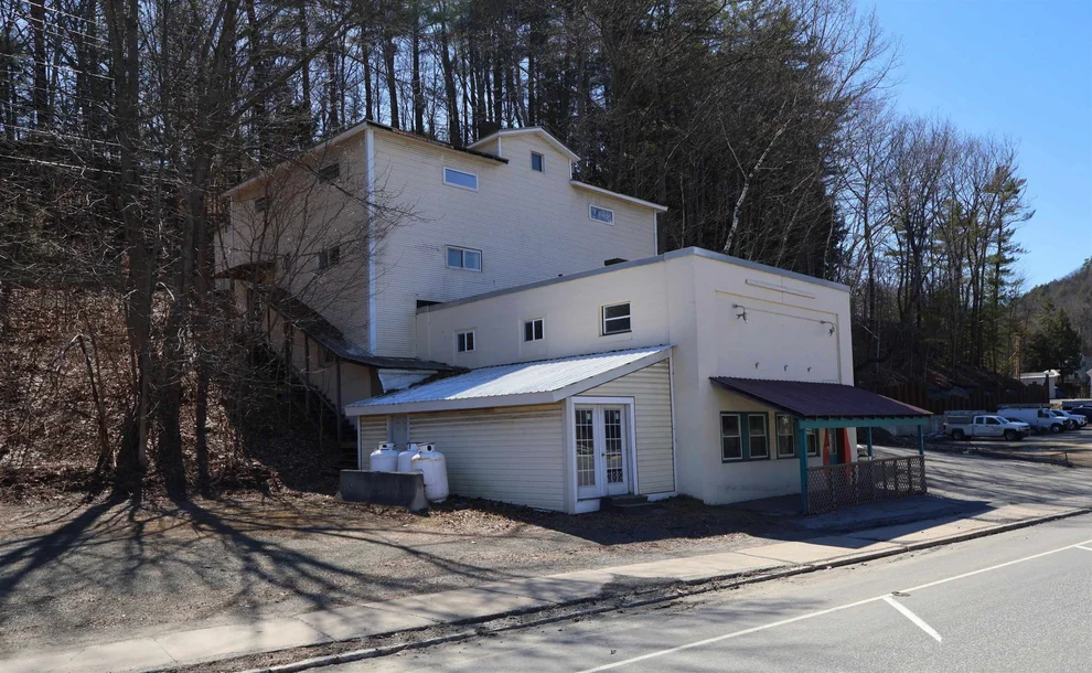 Unit for sale at 568 North Main, Hartford, VT 05001