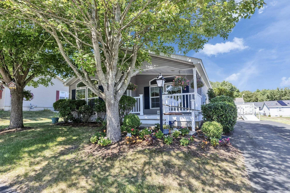 Unit for sale at 24 Stagecoach, Manchester, NH 03104