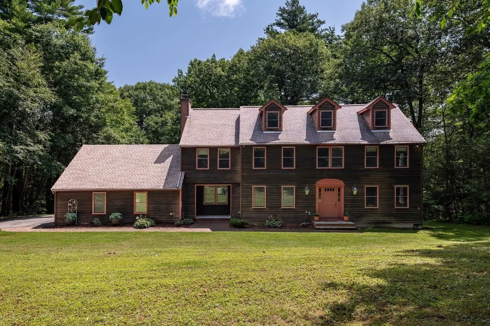 Unit for sale at 6 Gas Light, Kensington, NH 03833