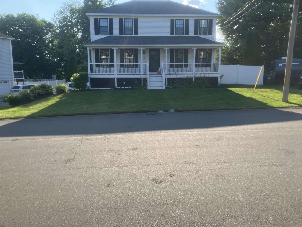 Unit for sale at 114 Morning Glory, Manchester, NH 03109