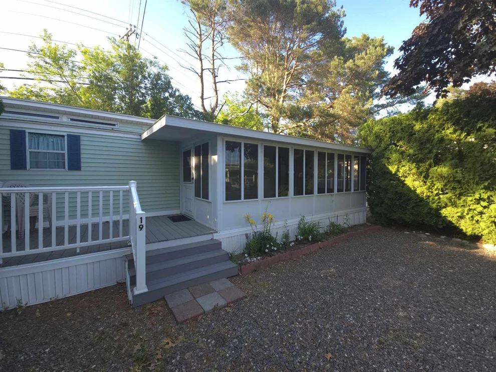 Unit for sale at 308 State Route 286, Seabrook, NH 03874