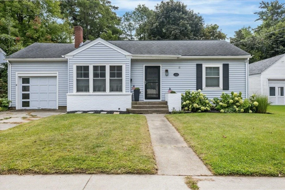 Unit for sale at 105 Saratoga, Burlington, VT 05408