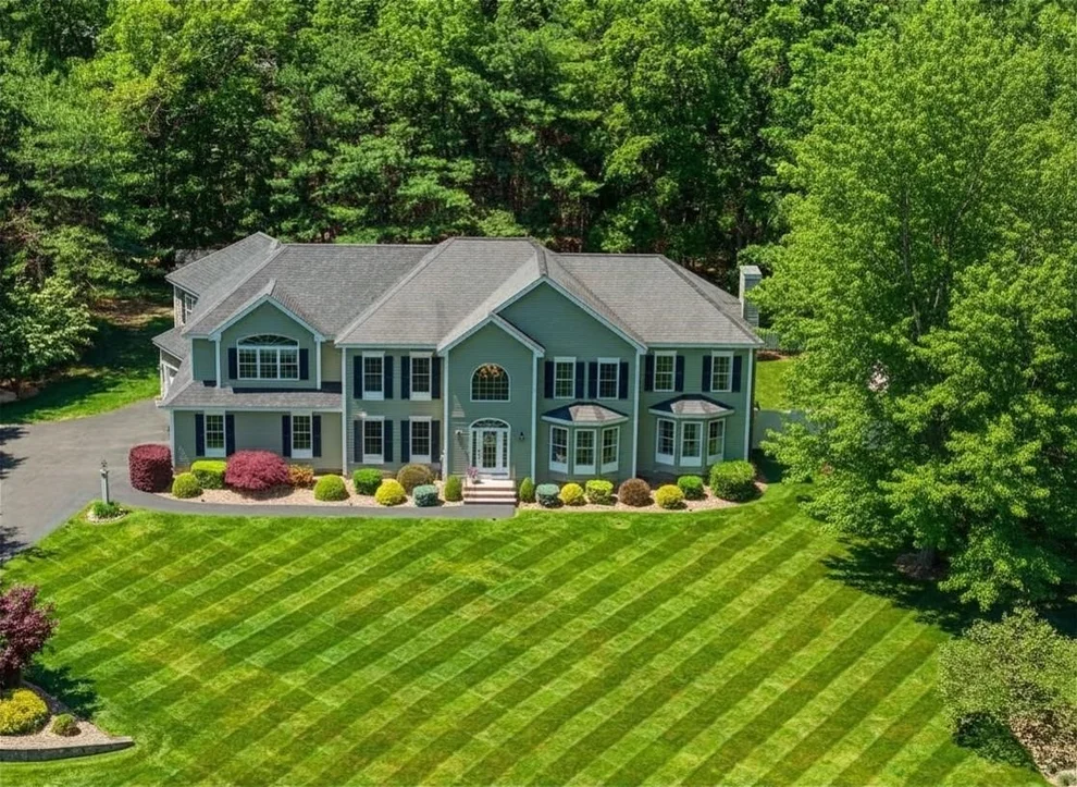 Unit for sale at 7 Ballard, Pelham, NH 03076