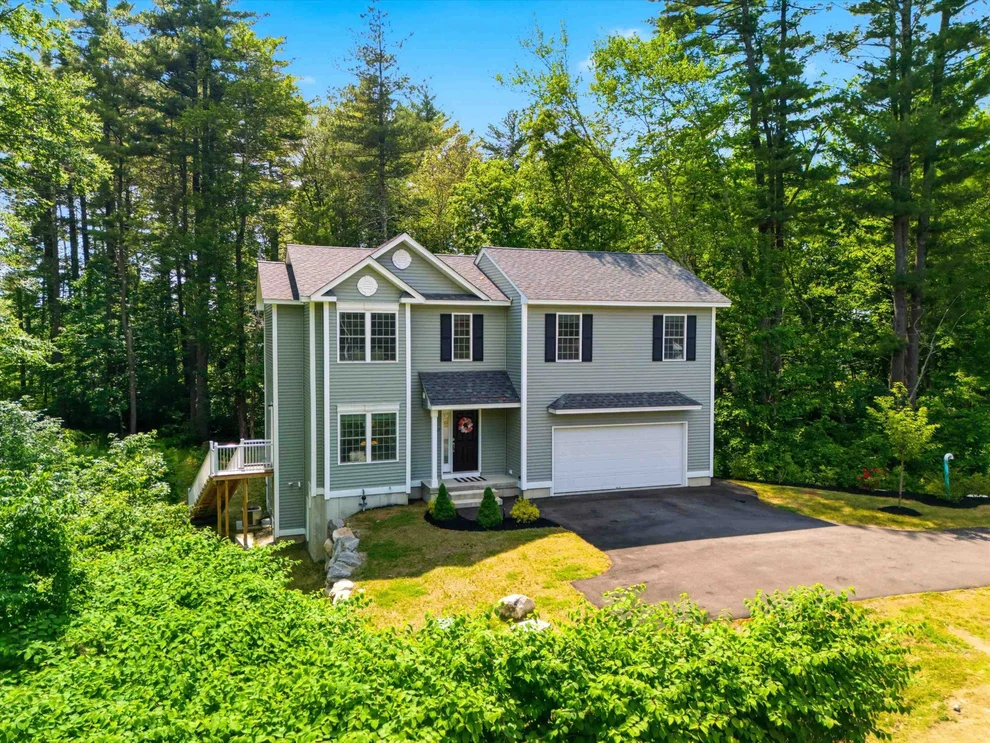 Unit for sale at 57 Hardy, Londonderry, NH 03053