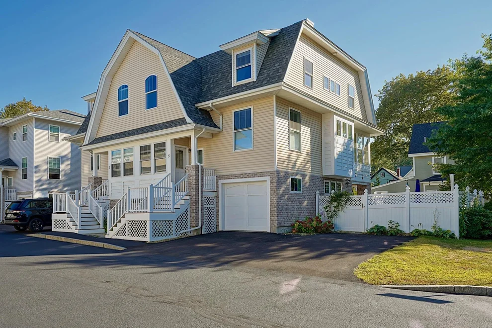 Unit for sale at 5 Old Parish, Portsmouth, NH 03801