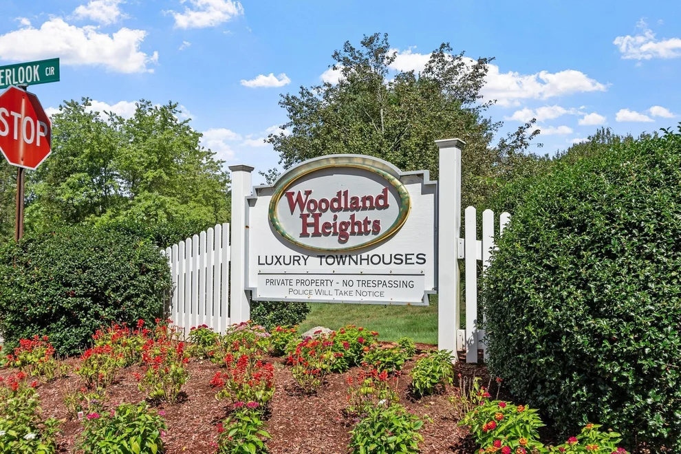 Unit for sale at 32 Overlook, Hudson, NH 03051