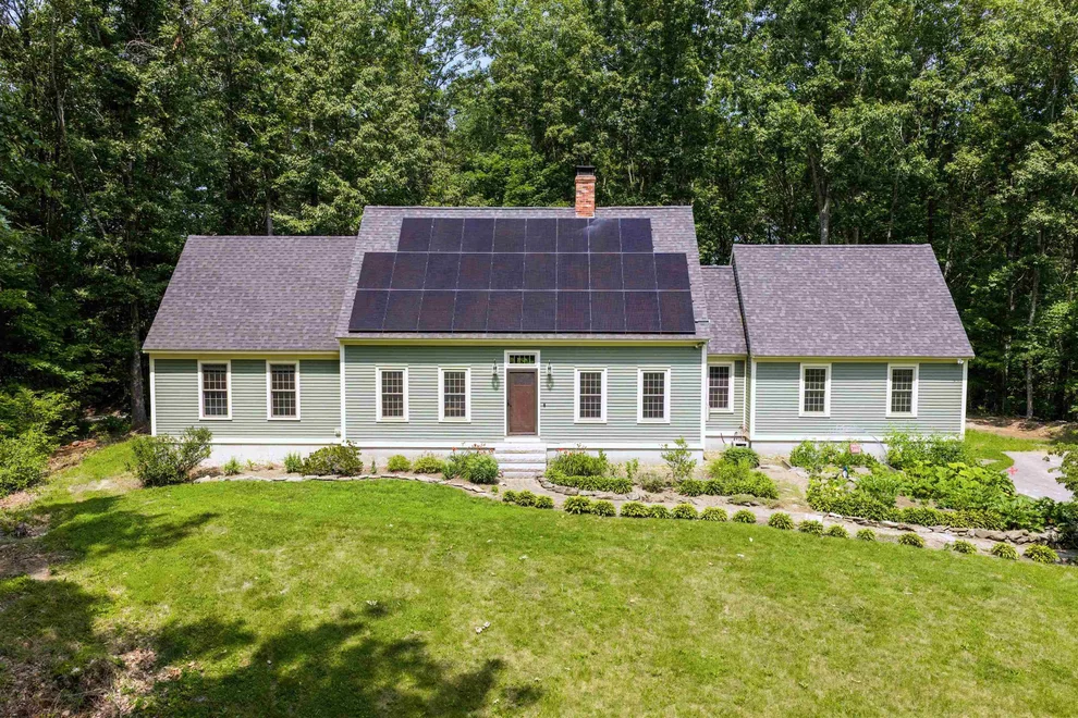 Unit for sale at 16 Thornton, Lee, NH 03861