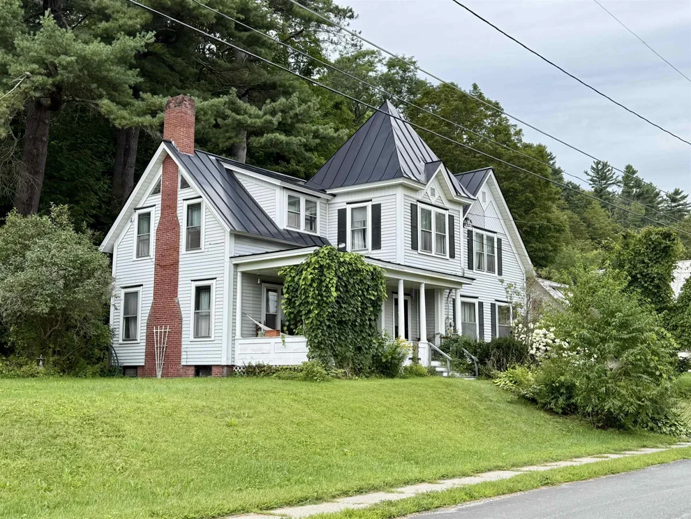 Unit for sale at 190 Pleasant, Royalton, VT 05068