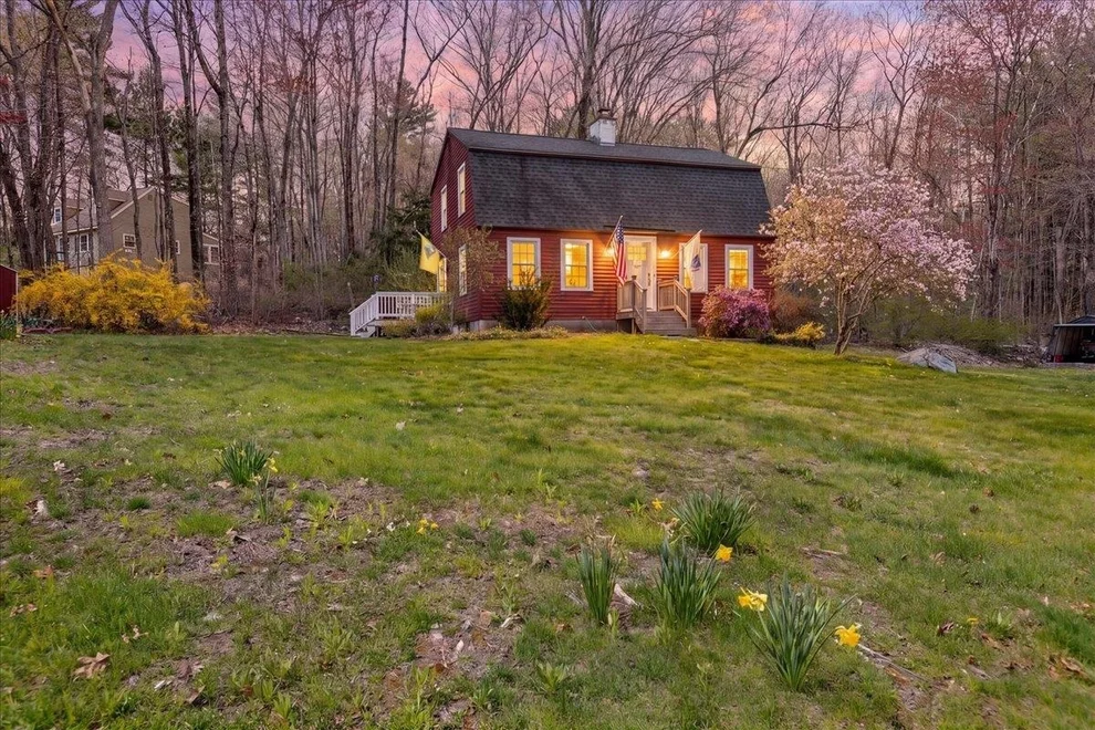 Unit for sale at 6 Pingree Hill, Derry, NH 03038