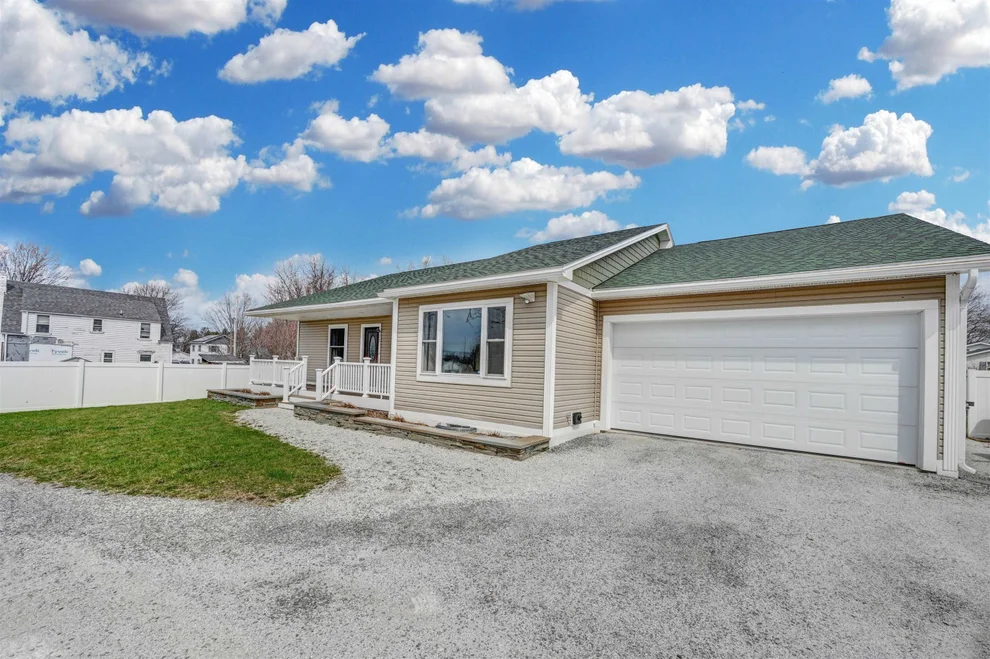Unit for sale at 23 Thorpe, St. Albans City, VT 05478