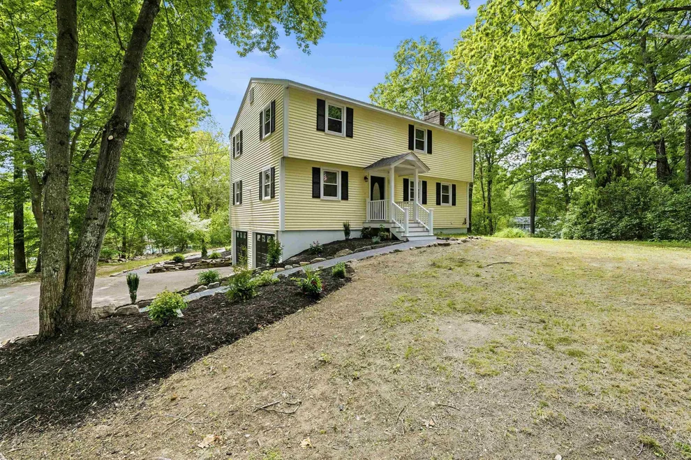 Unit for sale at 27 Gilcreast, Londonderry, NH 03053