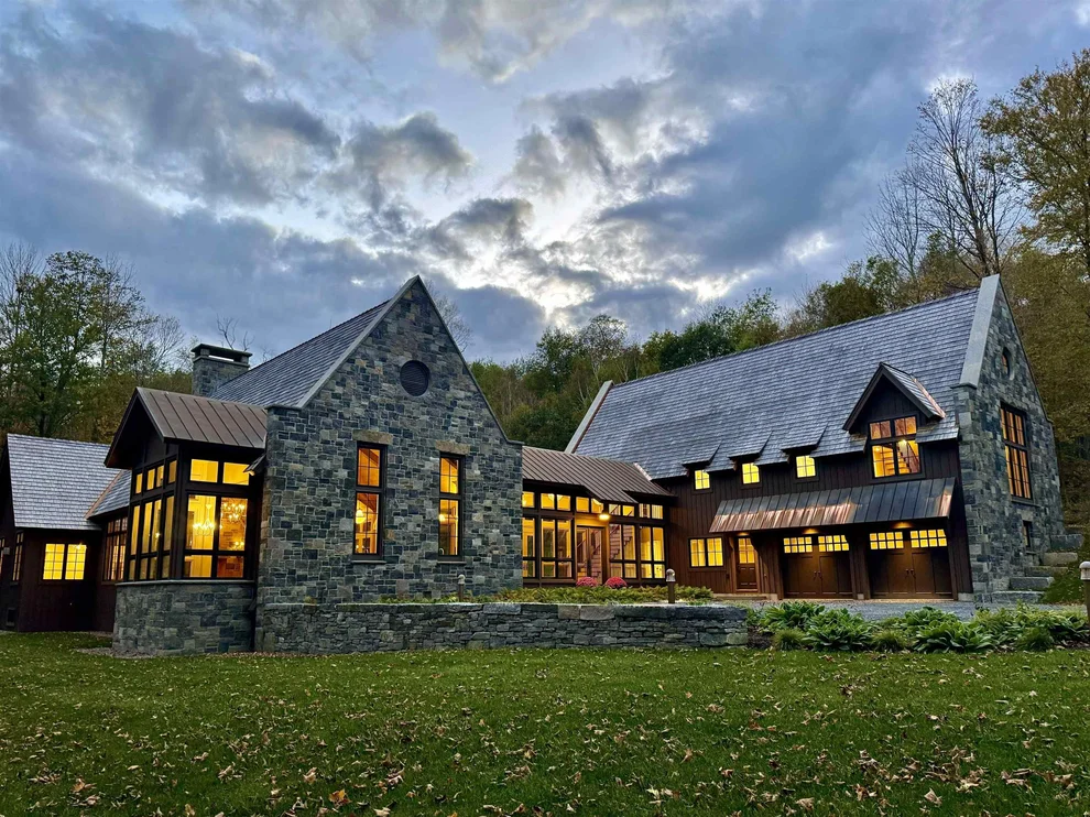 Unit for sale at 515 West Fields, Manchester, VT 05254