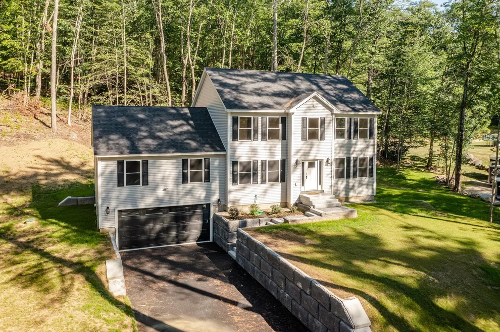 Unit for sale at 152 Brewster, Barrington, NH 03825