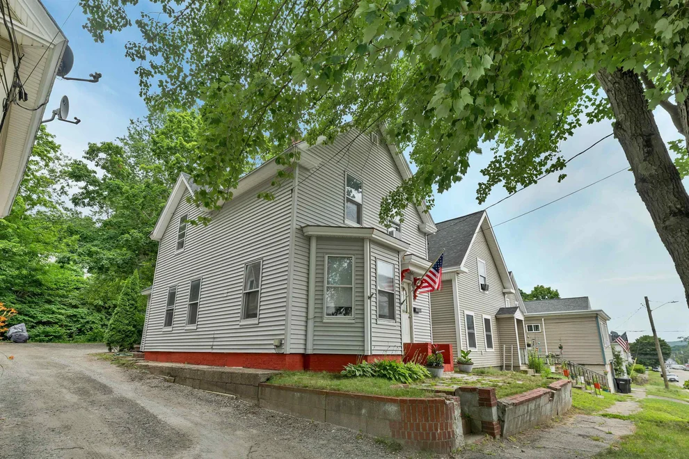 Unit for sale at 102 Franklin, Franklin, NH 03235