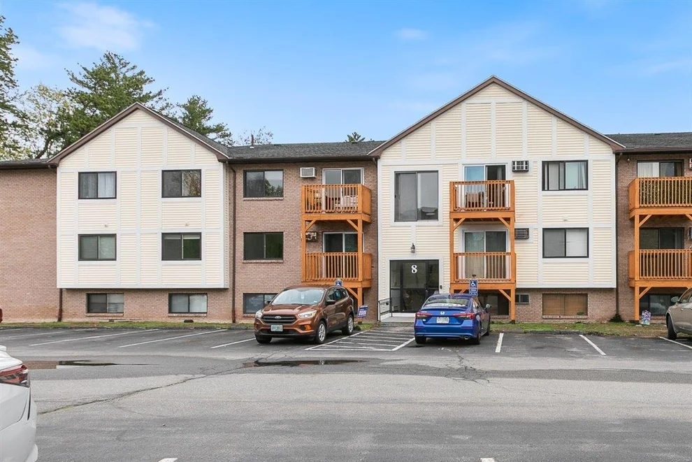 Unit for sale at 8 Lancelot, Salem, NH 03079
