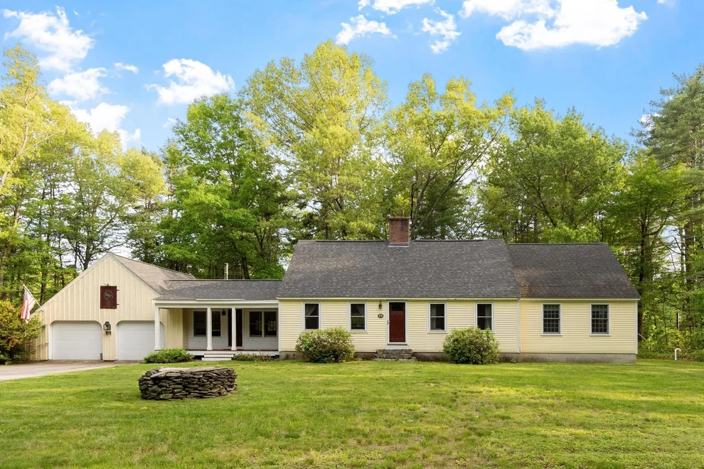 Unit for sale at 276 South, Brentwood, NH 03833