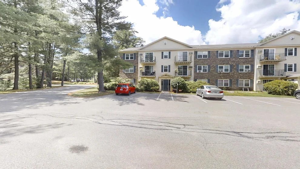 Unit for sale at 7 Autumn Leaf, Nashua, NH 03060