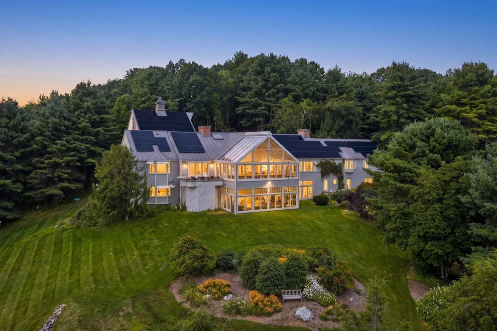 Unit for sale at 101 Old Coach, Norwich, VT 05055