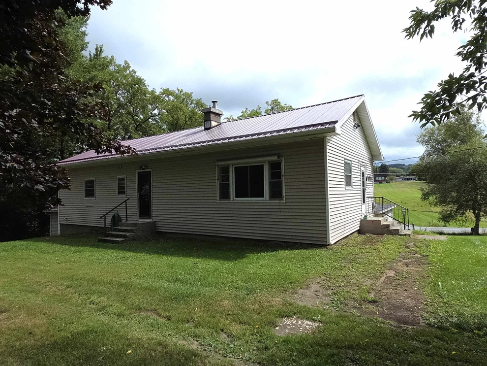 Unit for sale at 461 North Derby, Derby, VT 05829