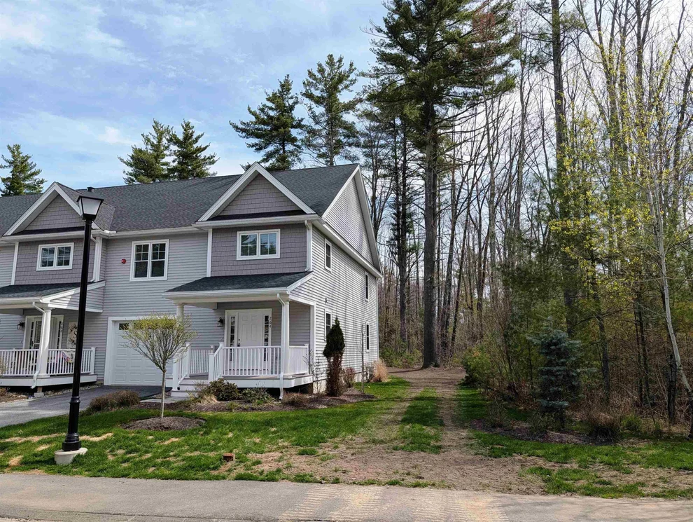 Unit for sale at 264 Woodview, Manchester, NH 03102