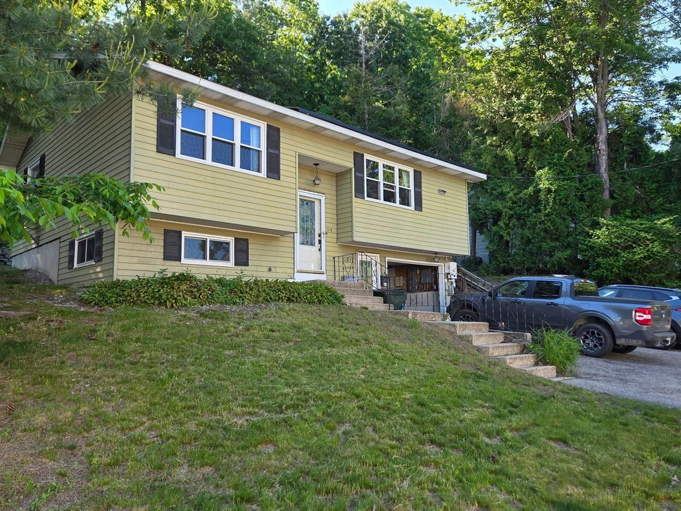 Unit for sale at 119 Huntress, Manchester, NH 03102