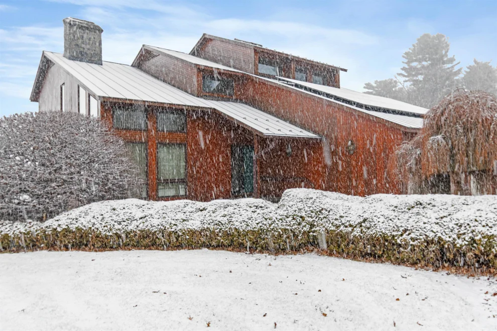 Unit for sale at 564 South Bay, Colchester, VT 05446