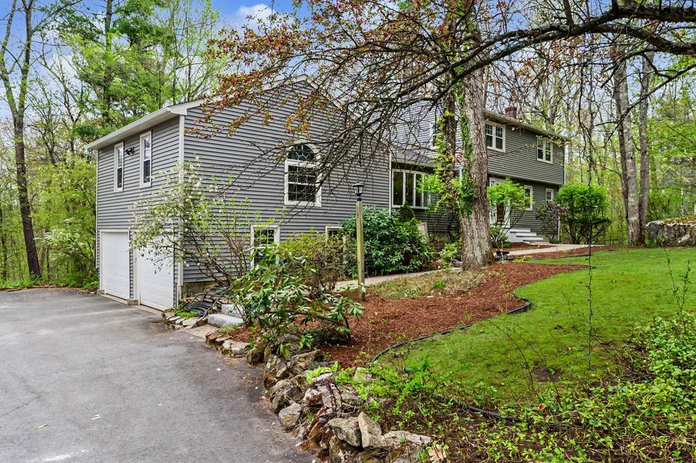 Unit for sale at 29 Old Sawmill, Bedford, NH 03110