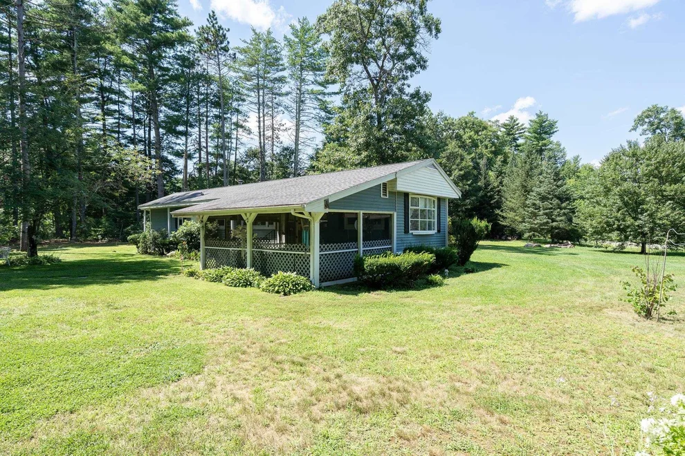 Unit for sale at 8 Norris, Epping, NH 03042