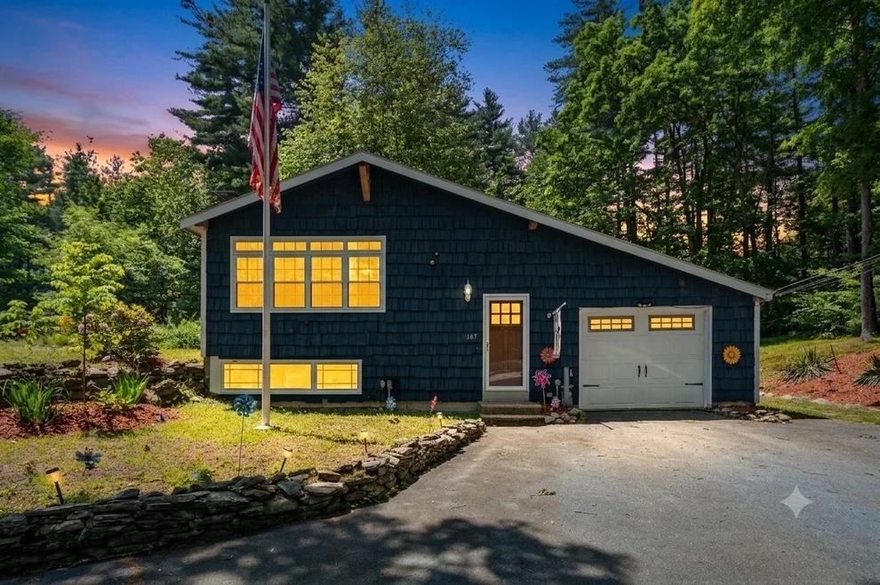 Unit for sale at 167 Turkey Hill, Merrimack, NH 03054