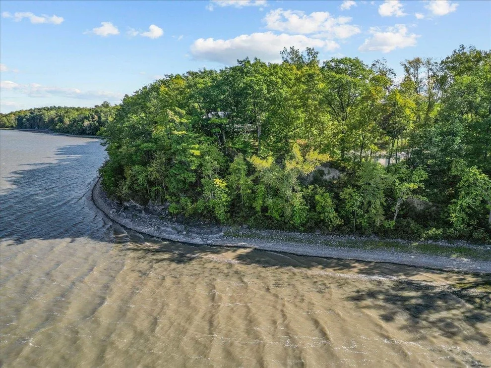 Unit for sale at 220 Delong, Shoreham, VT 05734