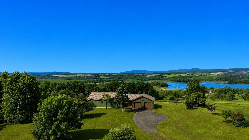 Unit for sale at 294 Briere Patch, Derby, VT 05829