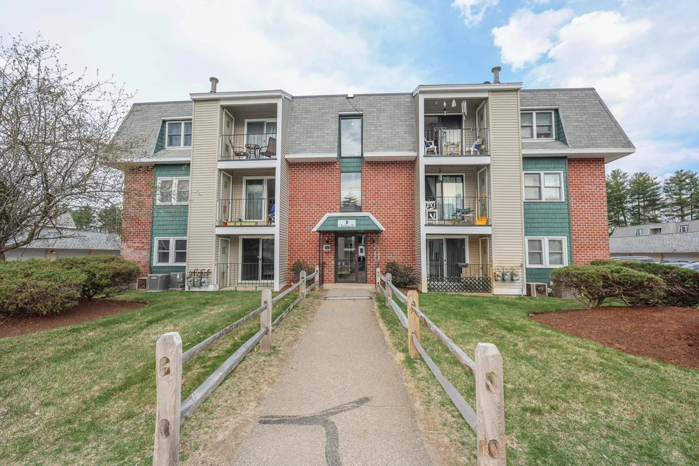 Unit for sale at 3 Roedean, Nashua, NH 03063