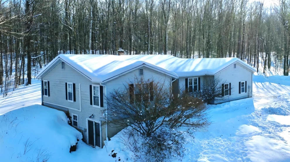 Unit for sale at 866 Ridge Hill, Derby, VT 05829