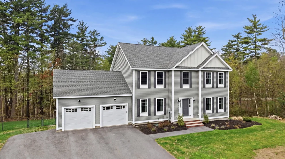Unit for sale at 4 Farm Meadows, Londonderry, NH 03053