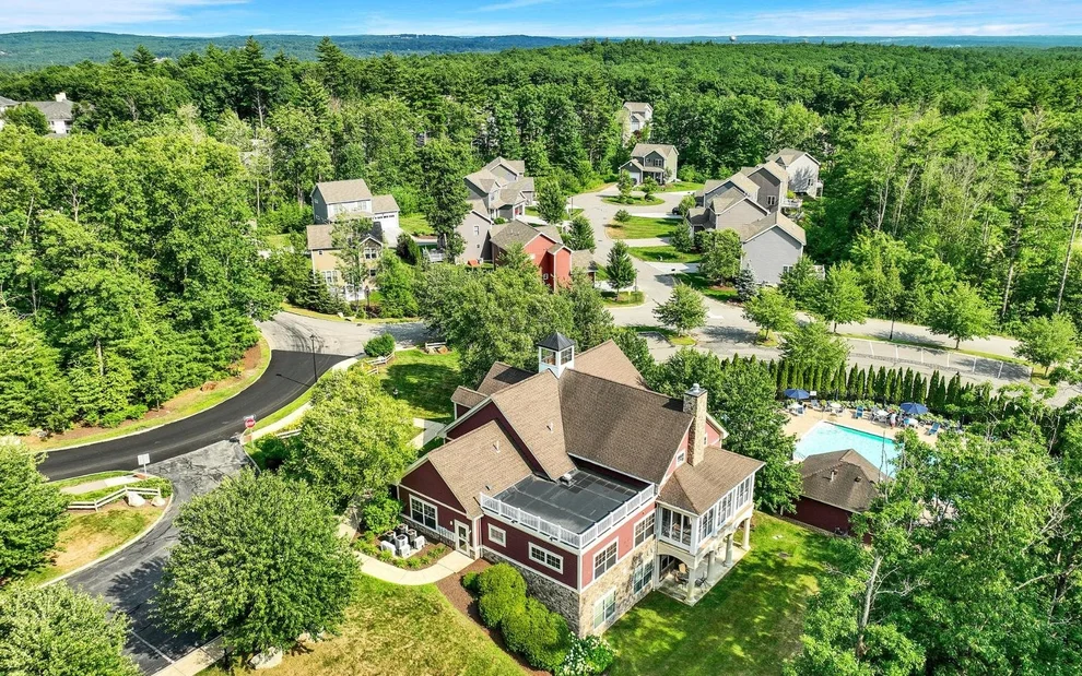 Unit for sale at 163 Woodview, Manchester, NH 03102