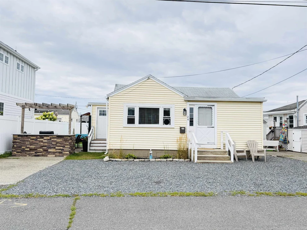 Unit for sale at 24 Wall, Hampton, NH 03842