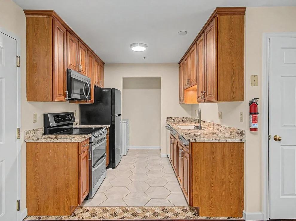 Unit for sale at 249 Hildred, Burlington, VT 05401