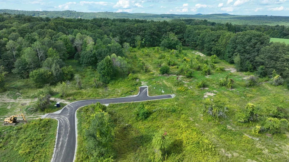 Unit for sale at 5 McIntosh, Amherst, NH 03031