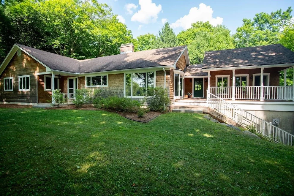 Unit for sale at 8 Douglas, Essex, VT 05452