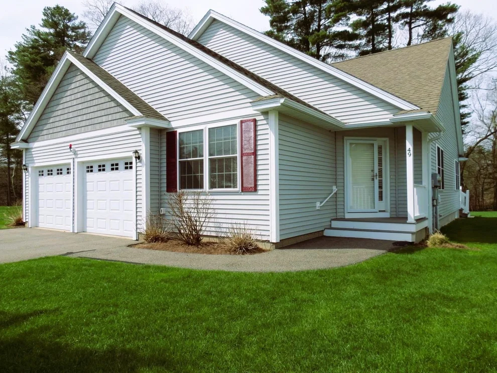 Unit for sale at 49 Jamesway, Litchfield, NH 03051