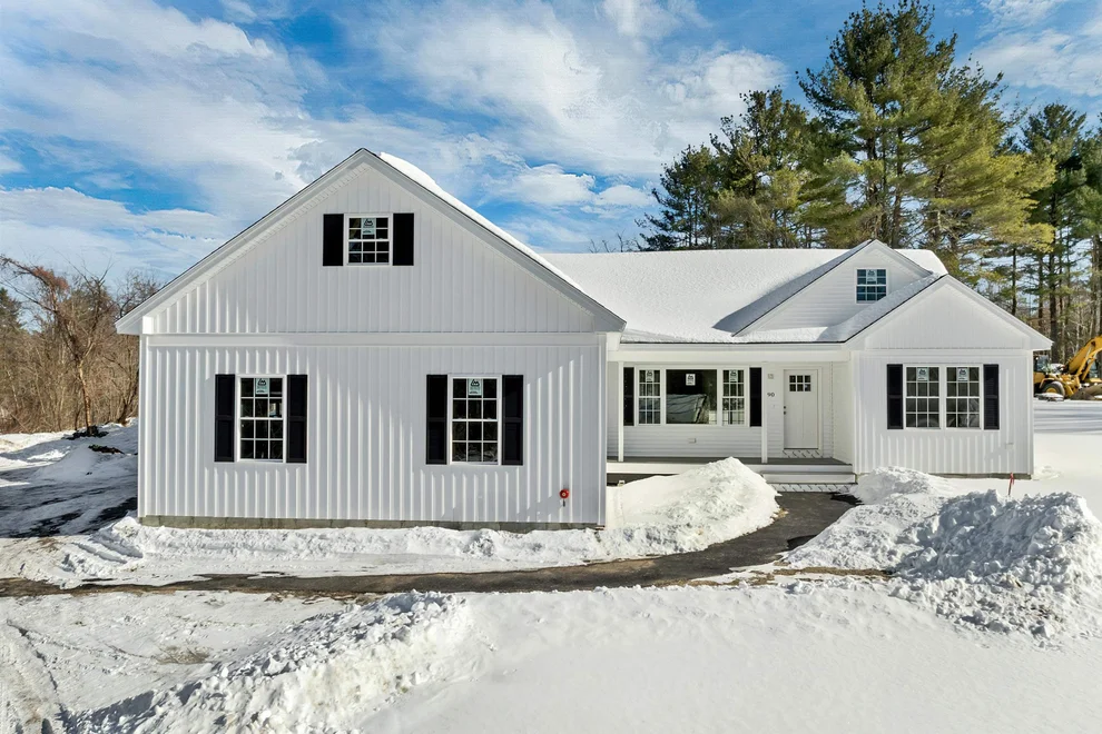 Unit for sale at 90 High Range, Londonderry, NH 03053