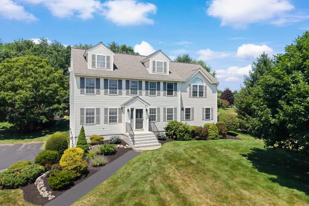 Unit for sale at 1 Daisy, Tyngsborough, MA 01879